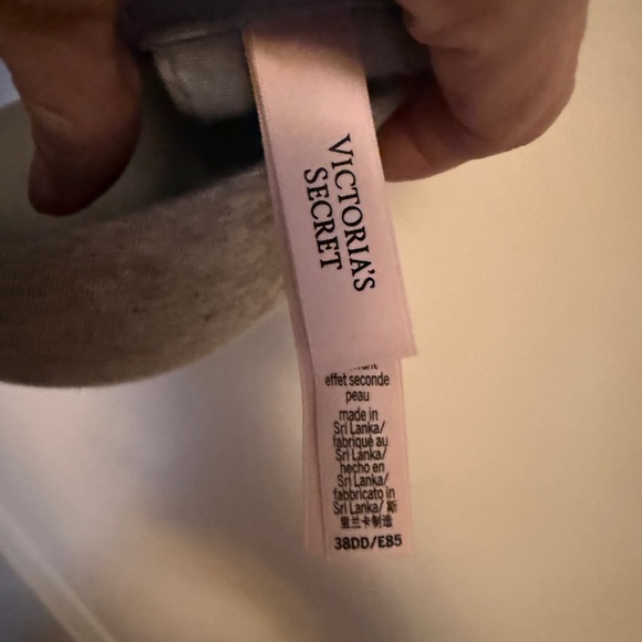 Victoria's Secret Three Pack 38DD Push Up Bras, Great Condition - Picture 11 of 11